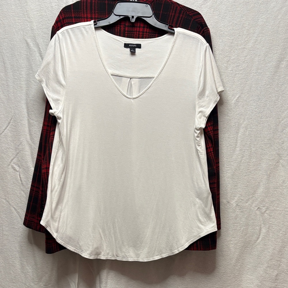 Alfani Cream Short Sleeve V-Neck Tee